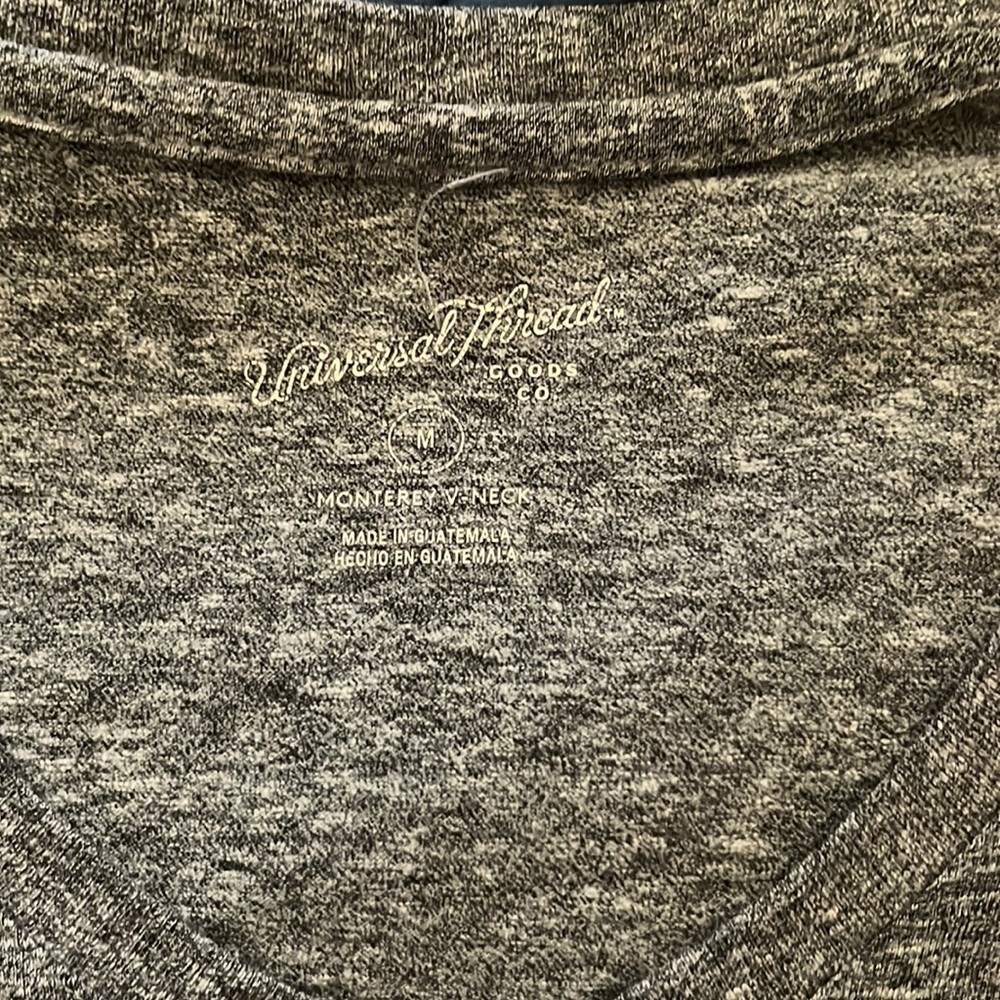 Universal Thread V Neck - Picture 2 of 3